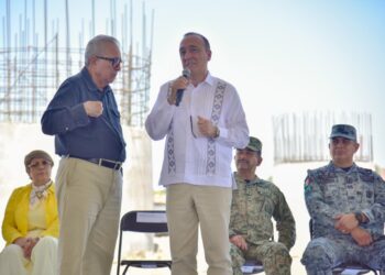 Antonio Menéndez acompaña a Rubén Rocha Moya en el arranque del Operativo de Semana Santa 2026