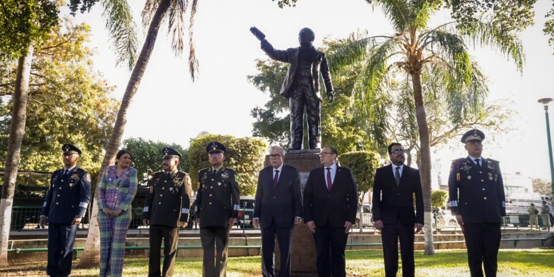 Gobernador Rocha encabeza acto conmemorativo del 220 aniversario del natalicio de Benito Juárez