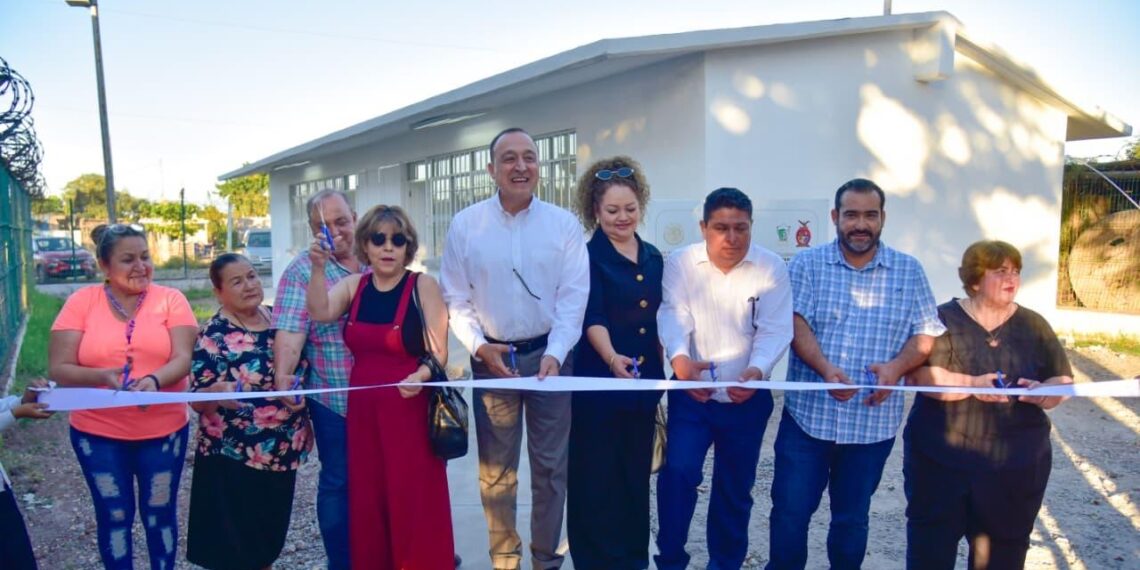 Entrega Alcalde Menéndez 2 aulas y equipo médico odontológico a CDC Santa Alicia