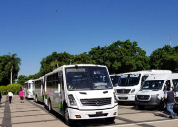 Impulsan tarifas preferentes para adultos mayores en el transporte público de Sinaloa