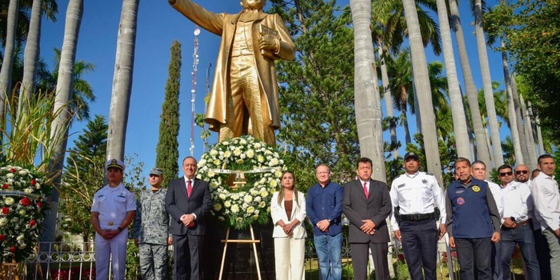 Conmemoran autoridades, ciudadanos y agrupaciones masónicas 220 aniversario del natalicio de Benito Juárez.