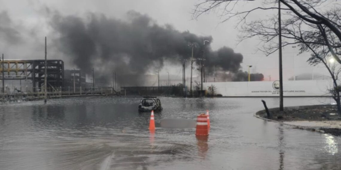 FGR investiga incendio en refinería Dos Bocas: Sheinbaum