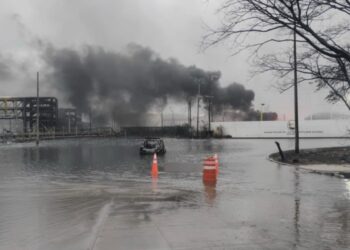 FGR investiga incendio en refinería Dos Bocas: Sheinbaum