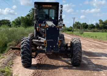 Ahome alista accesos a playas: mantenimiento de caminos alcanza el 70 % de avance