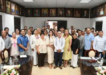 El Rector Jesús Madueña y Blanca Liliana Valdez, alcaldesa de El Rosario, firman convenio de cooperación académica y social en beneficio de la comunidad