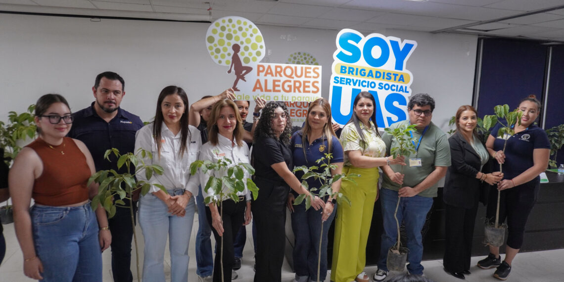 ¡Sembrando futuro! La Unidad de Bienestar Universitario y Parques Alegres fortalecen la cultura ambiental, con donación de árboles a brigadistas de Servicio Social