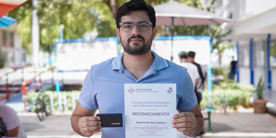 Egresado de la Facultad de Informática Culiacán obtiene Reconocimiento Nacional por Desempeño de Excelencia en el EGEL de CENEVAL
