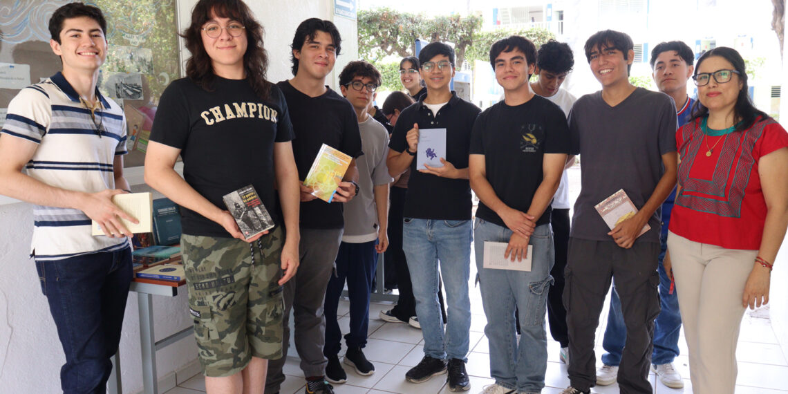Supera la UAS los 10 mil ejemplares distribuidos a través del programa “Libros Libres”; llega a la Facultad de Ciencias Físico Matemáticas