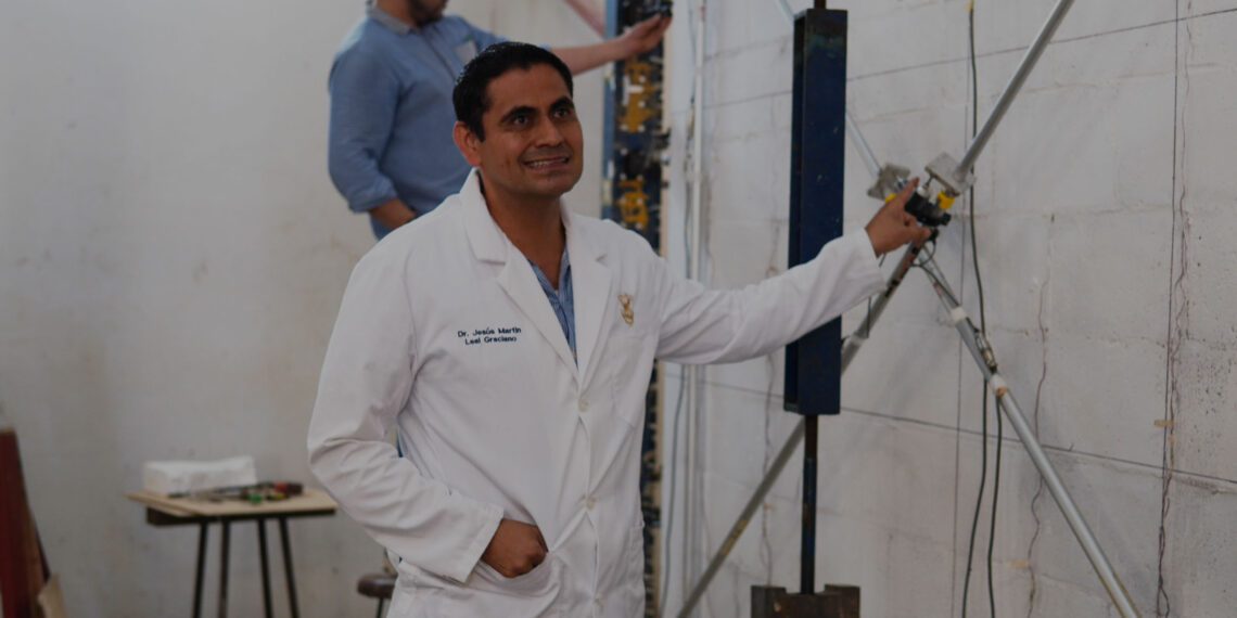 Investigadores de la UAS desarrollan experimento de vanguardia en seguridad estructural; evalúan resistencia sísmica en muros de mampostería