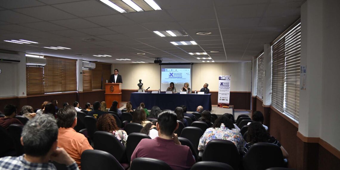 La Facultad de Filosofía y Letras de la UAS es sede del X Encuentro Regional de Filosofía Zona Norte, para debatir sobre ética, IA y colonialismo