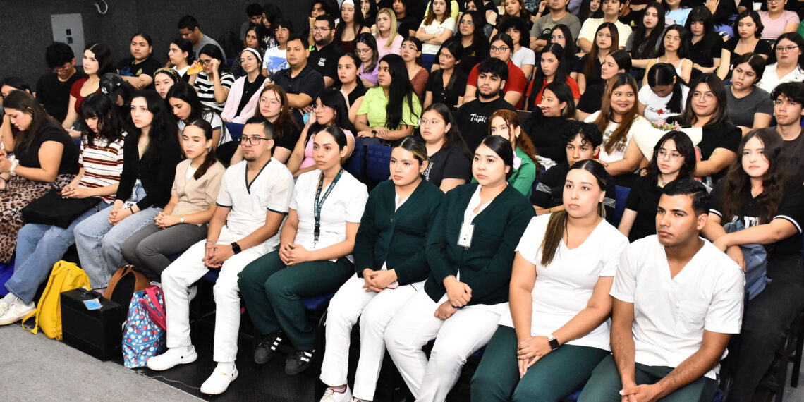 La UAS, a través de la UBU, junto con el IMSS fortalecen la salud estudiantil con Jornada de Vacunación contra el Sarampión en la Facultad de Psicología