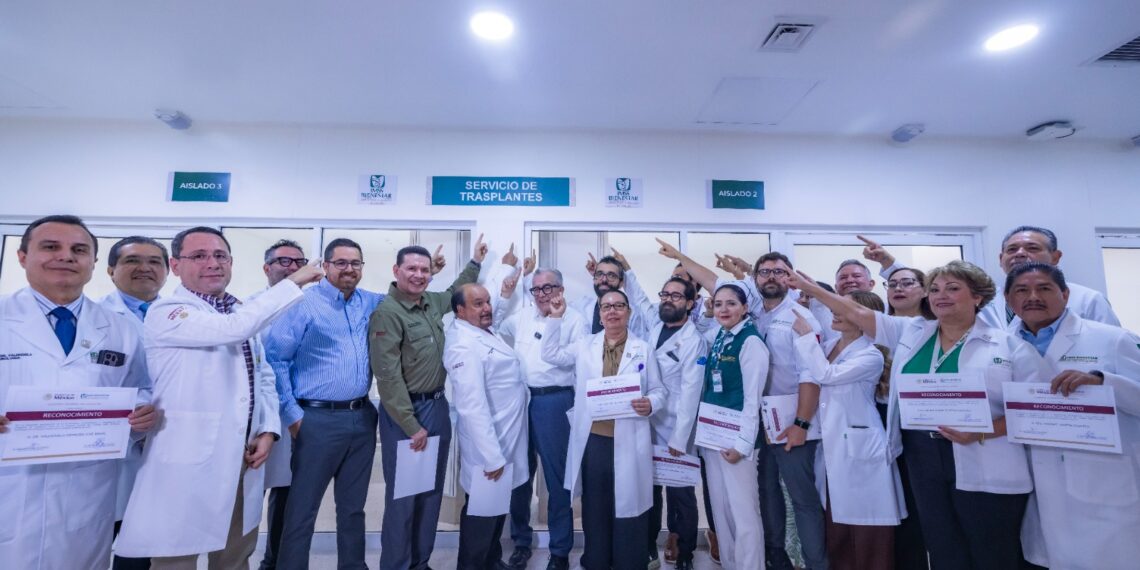 Entregan reconocimientos a personal médico de trasplantes en el HGC IMSS Bienestar