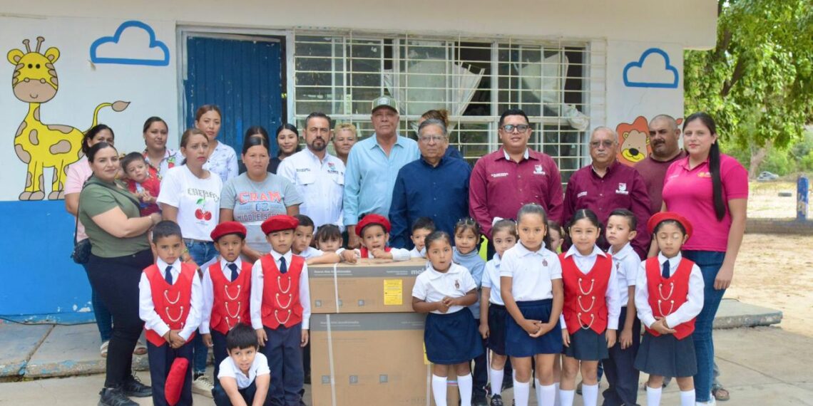 Gobierno de El Fuerte construirá techumbre metálica en jardín de niños de Macoyahui
