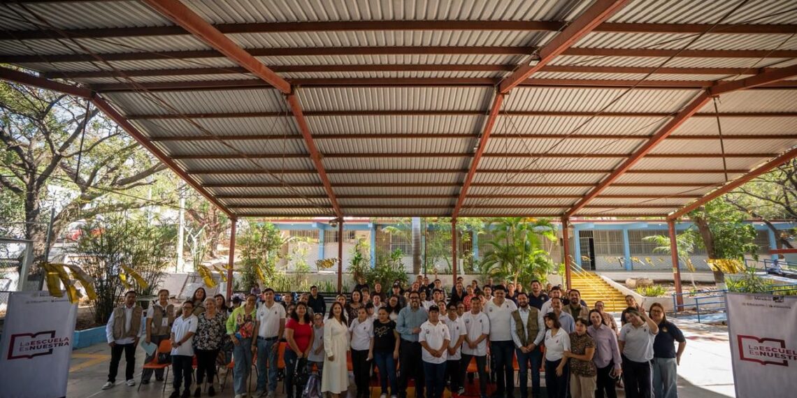 “Nosotros le apostamos mucho a mejorar las instalaciones de los planteles educativos”: Juan de Dios Gámez a la comunidad escolar del CAM 24