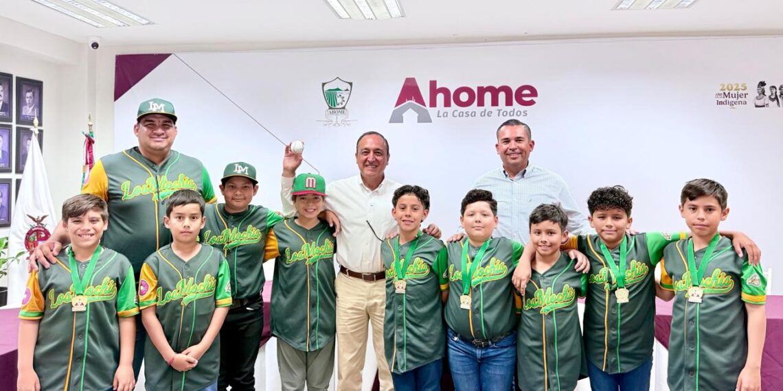 Recibe Antonio Menéndez a niños campeones nacionales que representarán a México en la Pony League