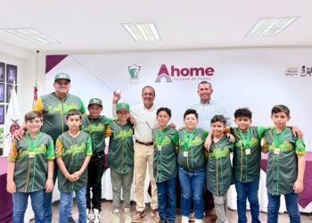 Recibe Antonio Menéndez a niños campeones nacionales que representarán a México en la Pony League