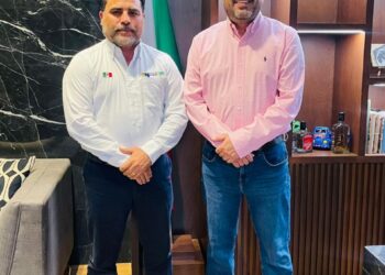 Se reúne alcalde Juan de Dios Gámez con CFE para atender inquietudes ciudadanas sobre recibos de energía eléctrica