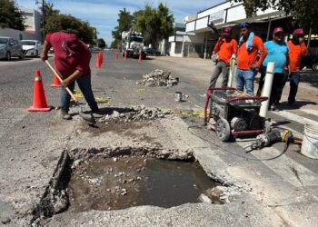 Ayuntamiento atienden afectación de estructura de pavimento en avenida Zaragoza