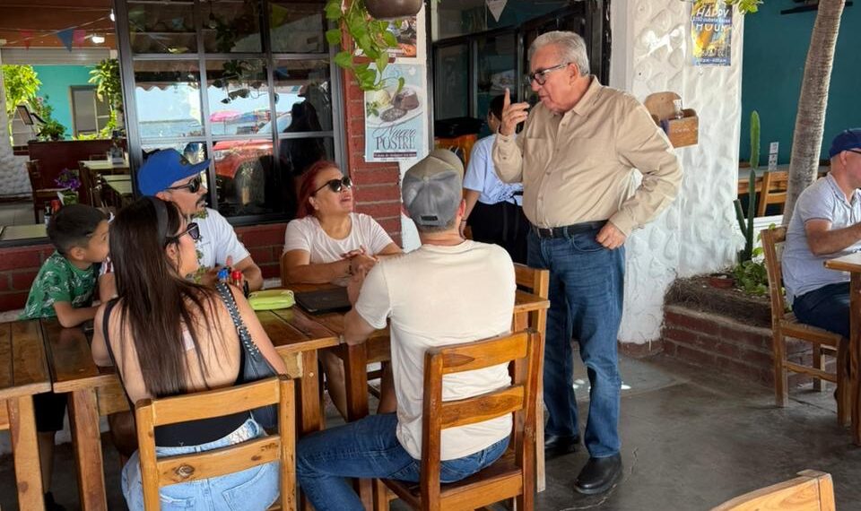 Gobernador Rocha supervisa personalmente operativo de Semana Santa y dialoga con prestadores de servicios en Altata