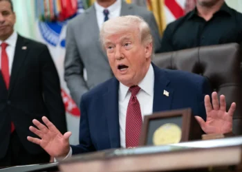 Trump: Irán está en “estado de colapso”, quieren reabrir Ormuz