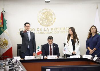 Roberto Velasco comparece ante comisión del Senado para su ratificación en SRE