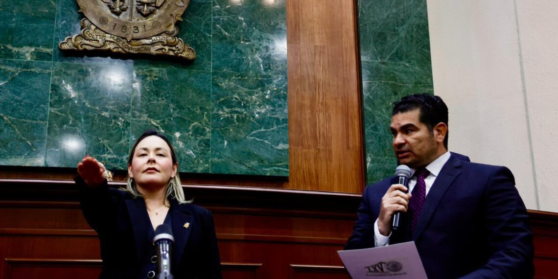 Yeraldine Bonilla Valverde rinde protesta como gobernadora interina de Sinaloa