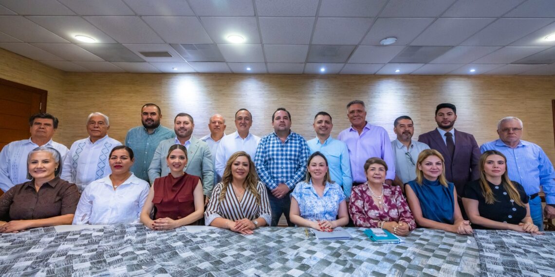 Gobernadora Yeraldine Bonilla se reunió con las y los presidentes municipales de todo Sinaloa
