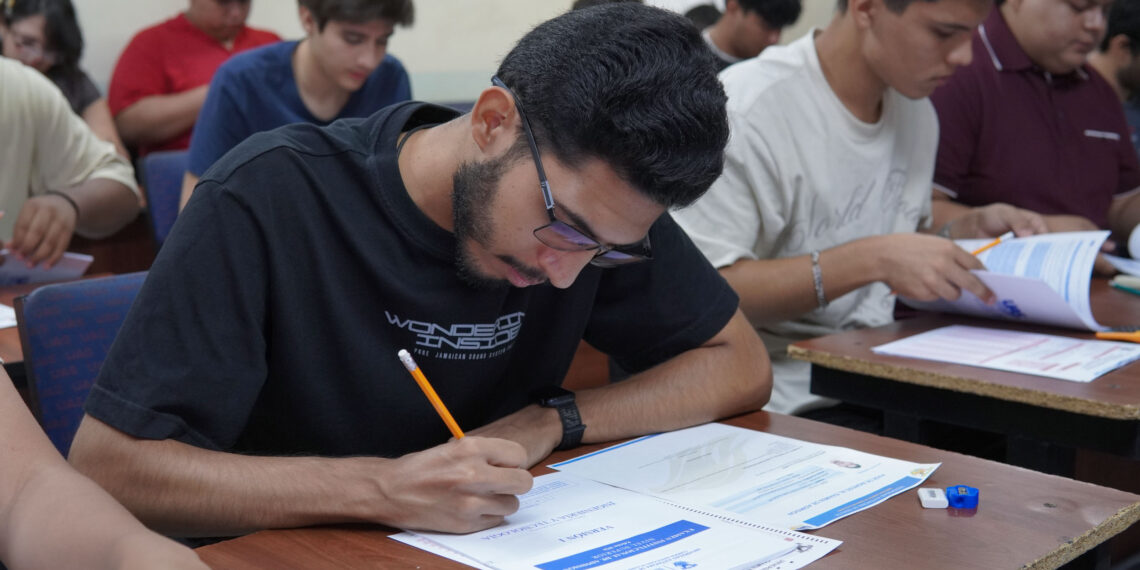 Entre los nervios y la alegría: Así vivieron los aspirantes y padres de familia el examen de diagnóstico de la UAS, cargados de sueños y entusiasmo