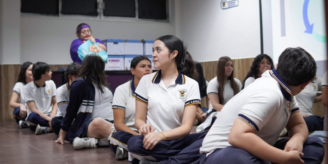 A través de Bienestar Universitario y los Servicios de Salud de Sinaloa, la UAS fortalece la prevención de la violencia en la Preparatoria Emiliano Zapata