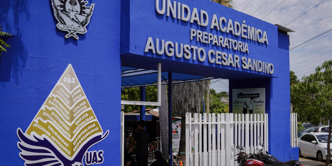 Conmemora la Preparatoria Augusto César Sandino de la UAS 44 años de historia educativa, con emotiva ceremonia y actividades culturales