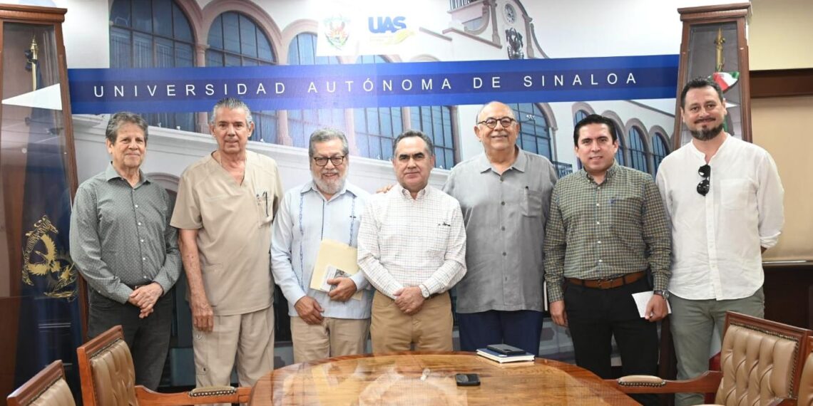 El Rector Jesús Madueña se reúne con Fundación UAS para analizar el proyecto “Universo Rosalino”, que busca en un futuro transformar el Edificio Central