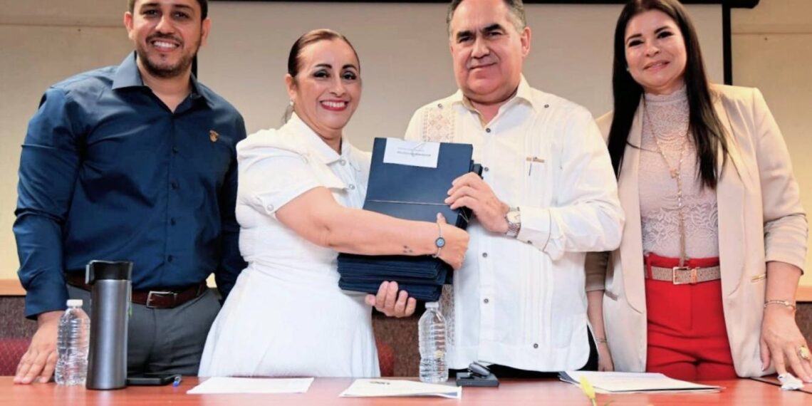 Fortalece el Rector Jesús Madueña la certidumbre laboral de docentes en la Facultad de Enfermería Mazatlán, con la entrega de 87 titularidades académicas