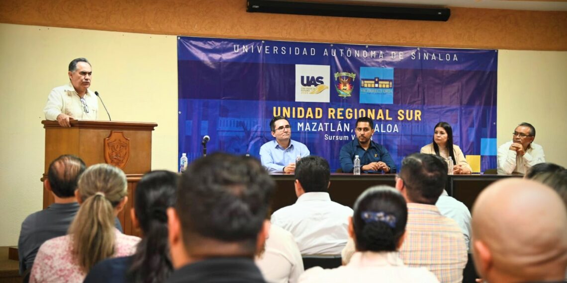 Encabeza el Rector Jesús Madueña reunión de trabajo con directivos de la Unidad Regional Sur para la planeación y certidumbre del ciclo escolar 2026-2027