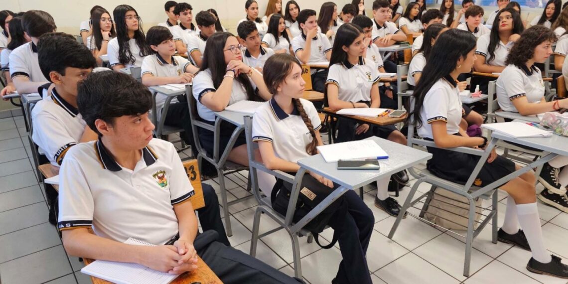 Refuerza la UAS calidad académica y cobertura universal bajo el Plan “Con Visión de Futuro 2029”, con la implementación de microcredencialización y salidas laterales