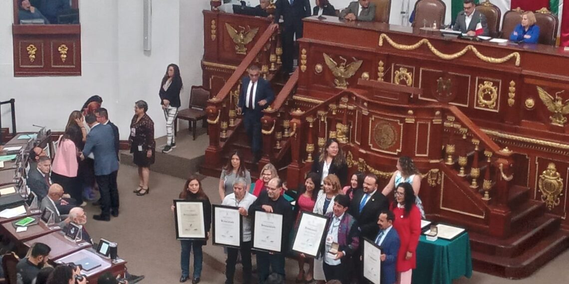 El Congreso de la CDMX otorga la Medalla al Mérito a la Salud 2026 al doctor Mario Carranza, fundador de la Facultad de Psicología de la UAS
