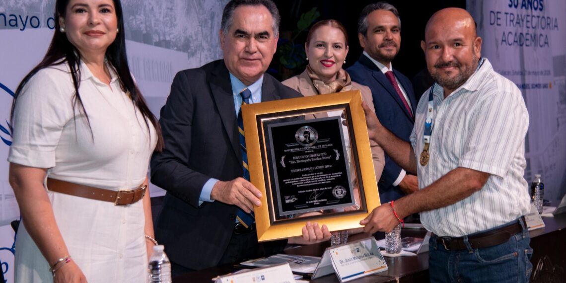 Entrega el Rector Jesús Madueña el Reconocimiento “Lic. Eustaquio Buelna Pérez” 2026, a 46 docentes e investigadores con una trayectoria de 30 años de servicio en la UAS