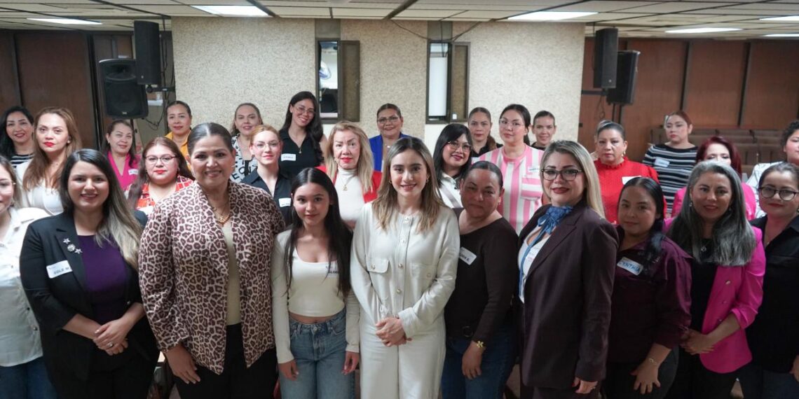 SEMUJERES e ICATSIN impulsan taller de liderazgo femenino para colaboradoras y así potenciar nuevas capacidades