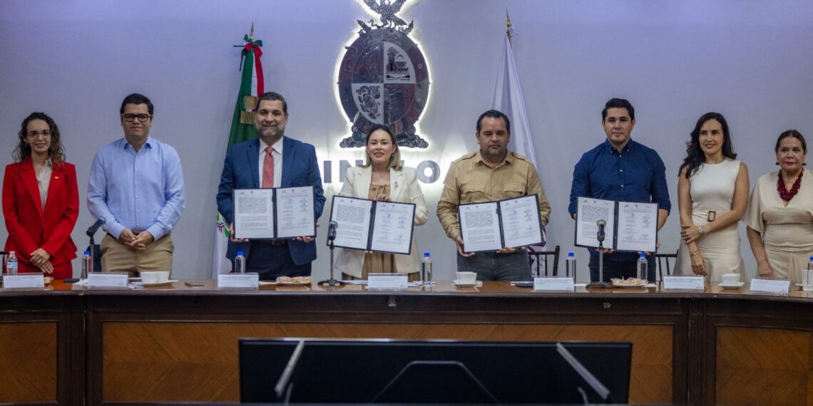 Gobernadora Yeraldine signa convenio con la CMIC nacional