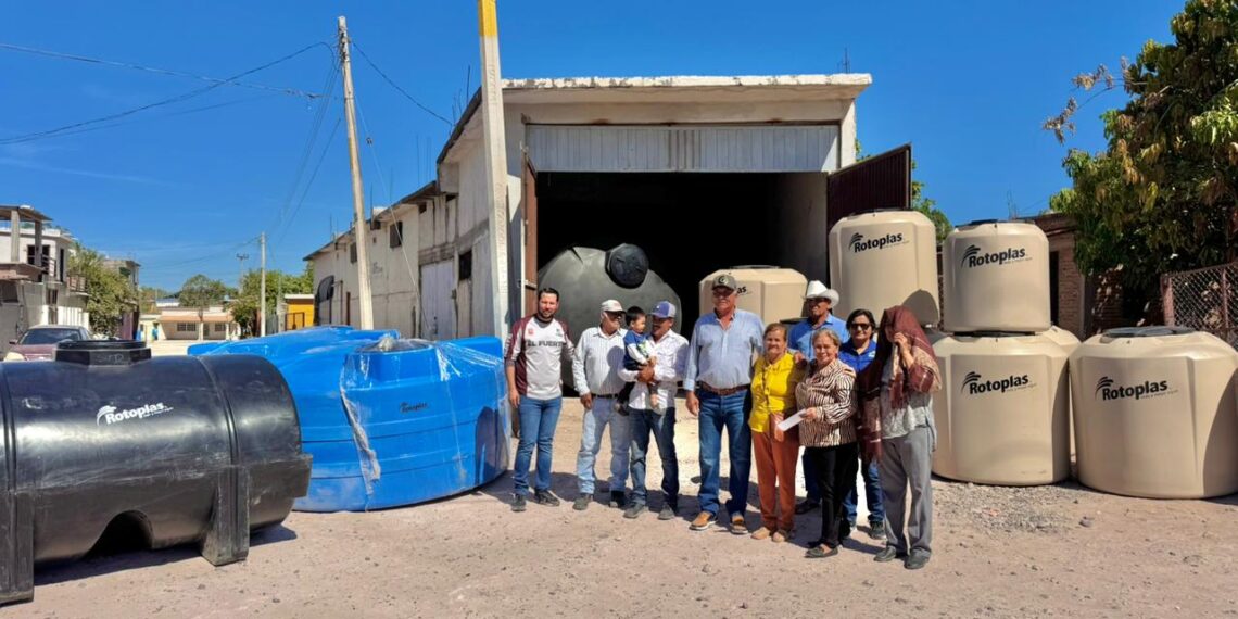 Gobierno de El Fuerte impulsa programa de apoyo para el almacenamiento de agua en los hogares