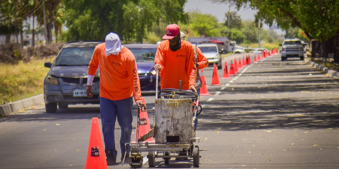 Revisa Gobierno de Ahome puntos de riesgo vial para reforzar señalización e iluminación