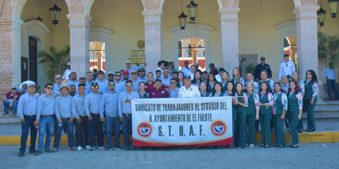 Gobierno de El Fuerte conmemora el Día del Trabajo con acto cívico y desfile sindical