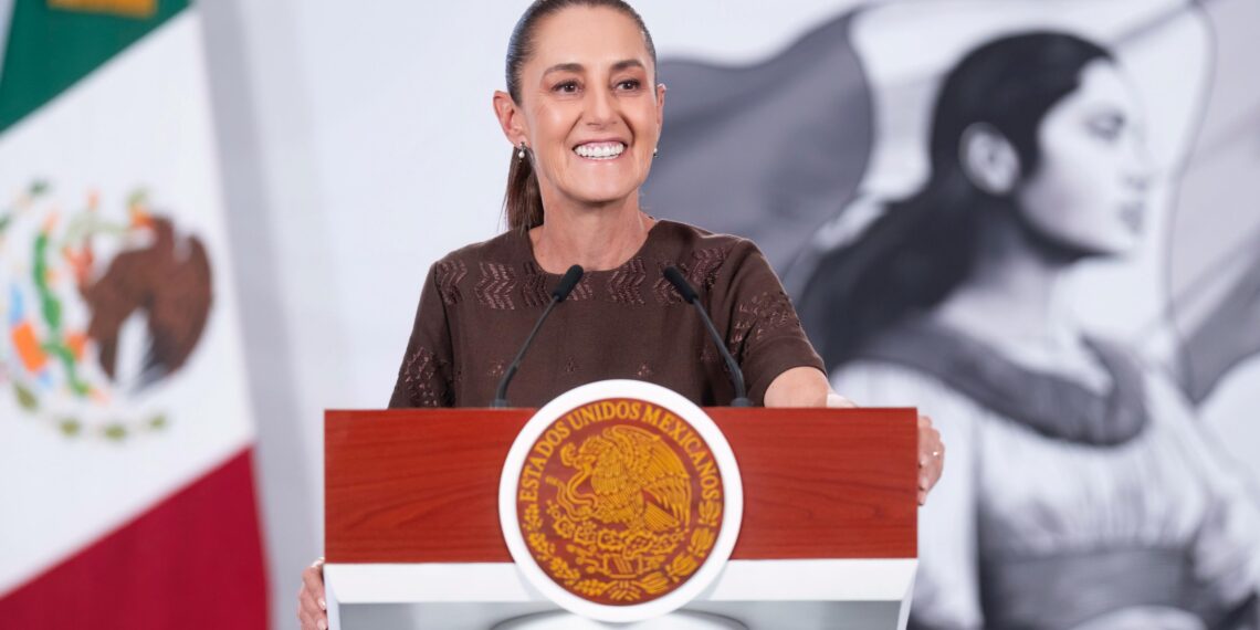 Son obras comunitarias que generan grandes transformaciones: Presidenta Claudia Sheinbaum; este año se beneficiará a 327 mil habitantes con la construcción de 888 km de caminos artesanales