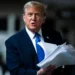 Corte de apelaciones permite a Trump seguir cobrando su arancel global del 10%