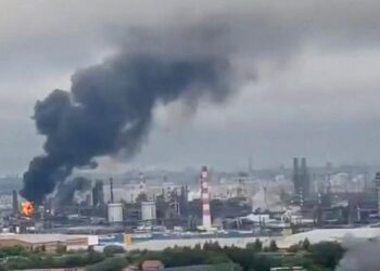 Ucrania lanza el mayor ataque con drones en dos años e impacta contra una refinería en Moscú