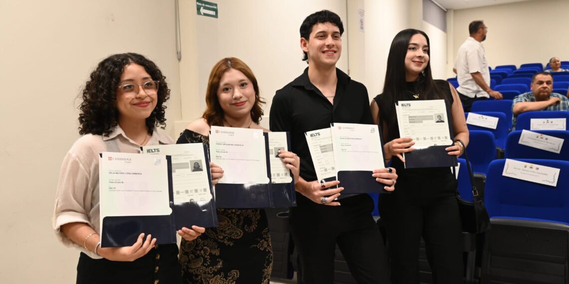 Se consolida la UAS en la formación global; entrega certificaciones internacionales CELTA e IELTS a estudiantes de la Licenciatura en Inglés