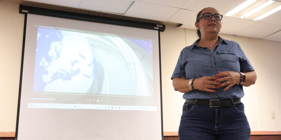 Demuestran estudiantes de Ciencias de la Comunicación de la UAS sus competencias y el aprendizaje práctico con producción de noticieros televisivos