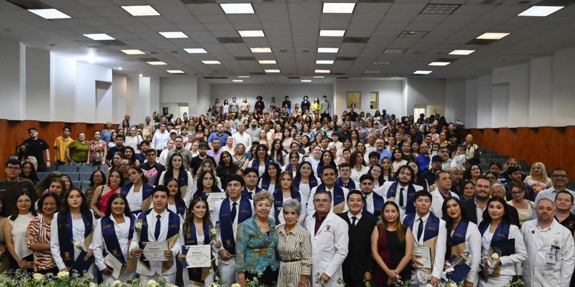 Egresa con éxito la XIII Generación de la Licenciatura en Gericultura de la UAS; asumen el compromiso de dignificar la atención al adulto mayor