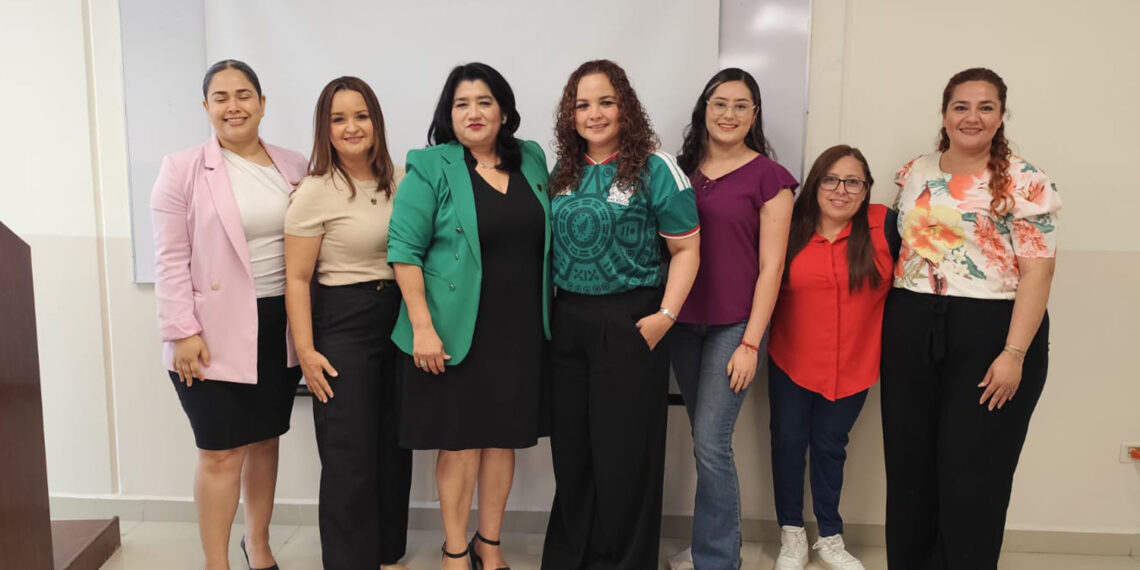 La Facultad de Trabajo Social fortalece calidad académica e investigación durante gestión de Gloria Camacho; rinde su tercer y último informe