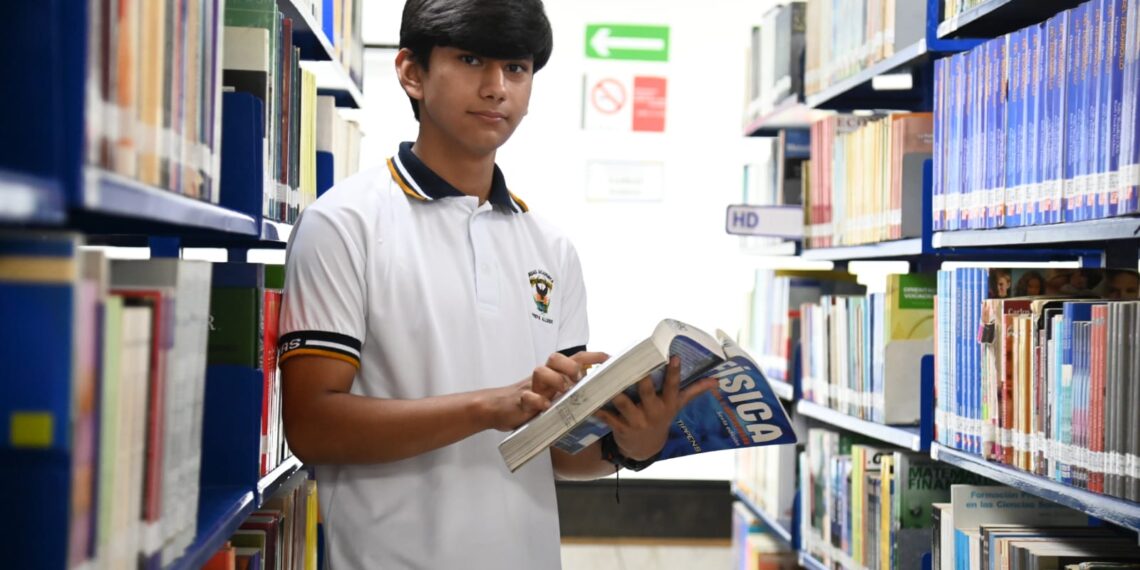 Jesús Antonio Ochoa, alumno de la preparatoria Dr. Salvador Allende de la UAS, representará a México en la IX Olimpiada Mesoamericana de Física