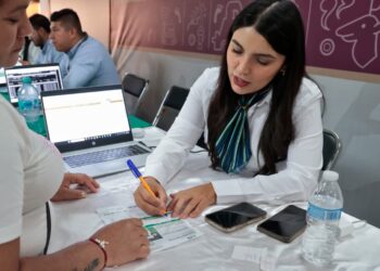 CFE atiende a usuarios por inconformidades relacionadas con facturación del servicio eléctrico